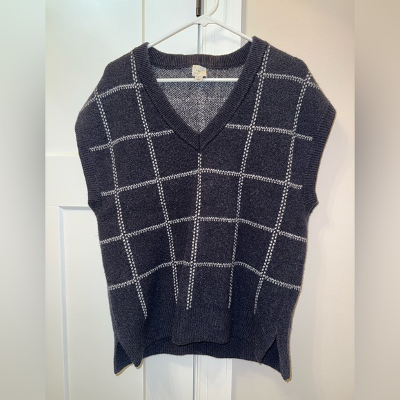 a new day Women's Blue and White V-Neck Sweater Vest - Picture 1 of 3